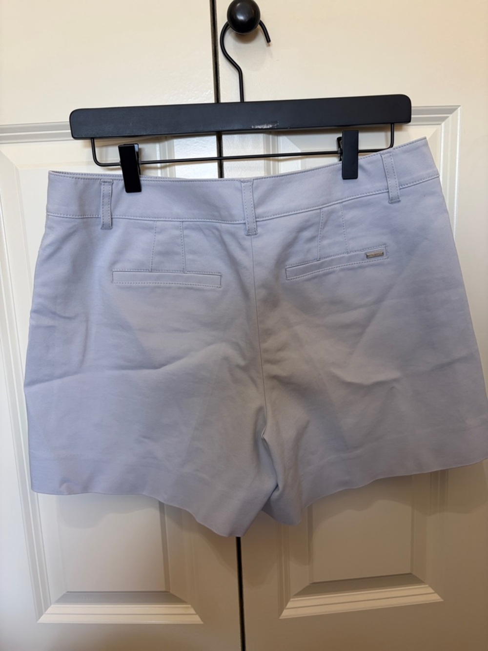 White House Black Market Women's Khaki Stretch Shorts - Picture 3 of 4